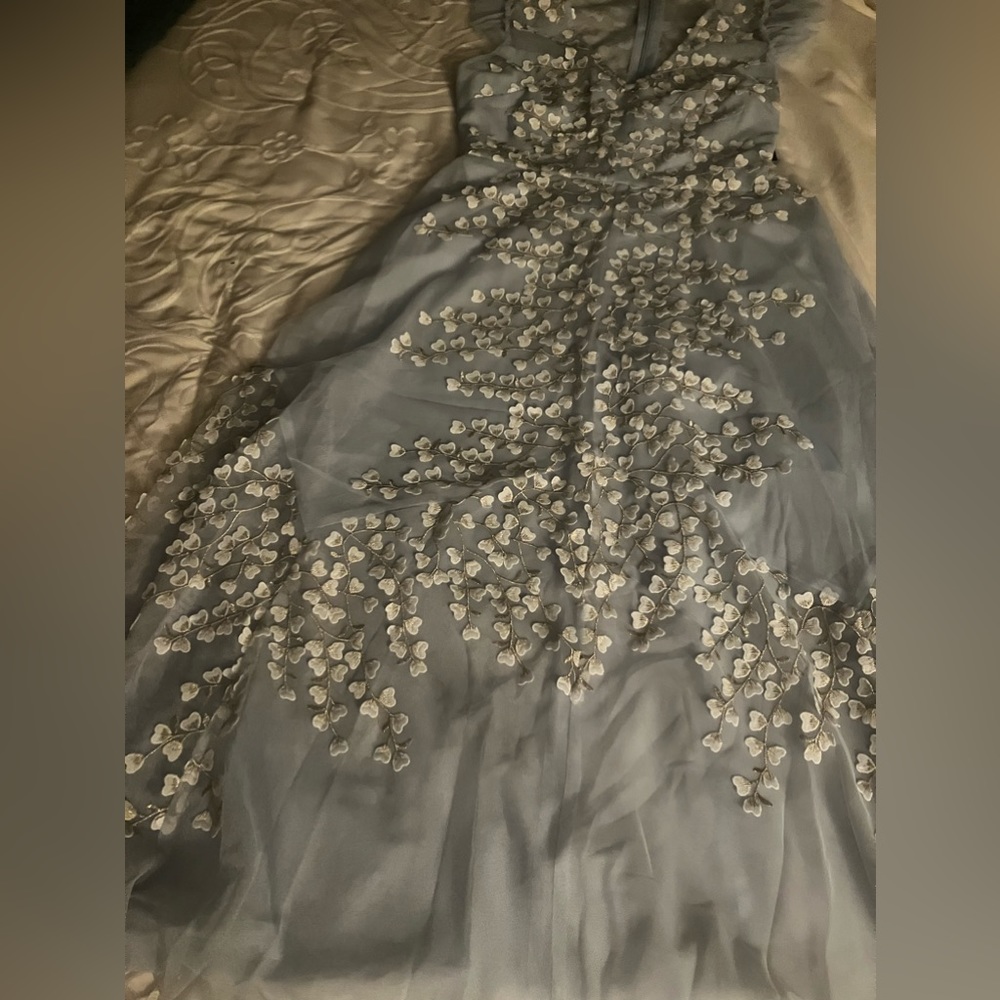 BCBG MAXAZRIA dress size 10 color baby blue, white and gold